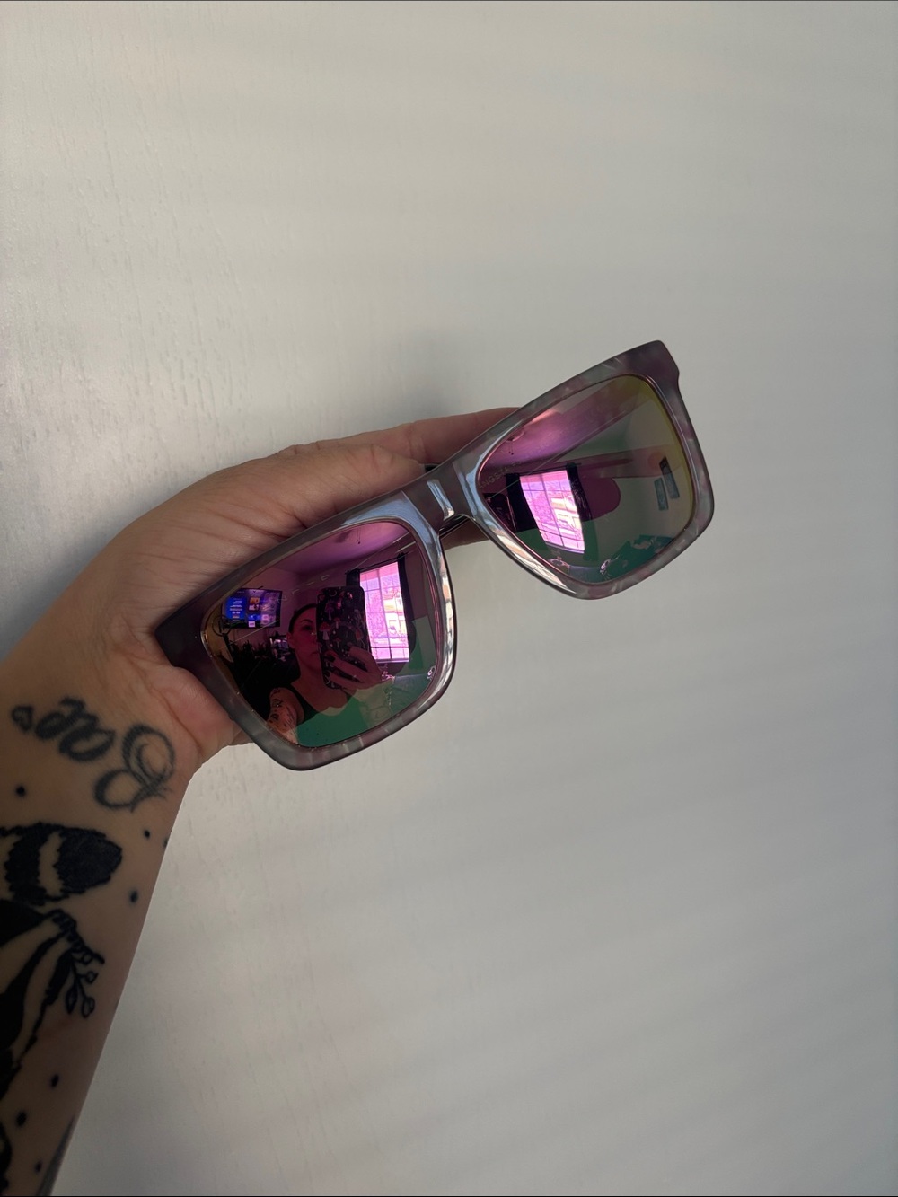 Women's Pink Mirrored Square Sunglasses – Fashion Statement